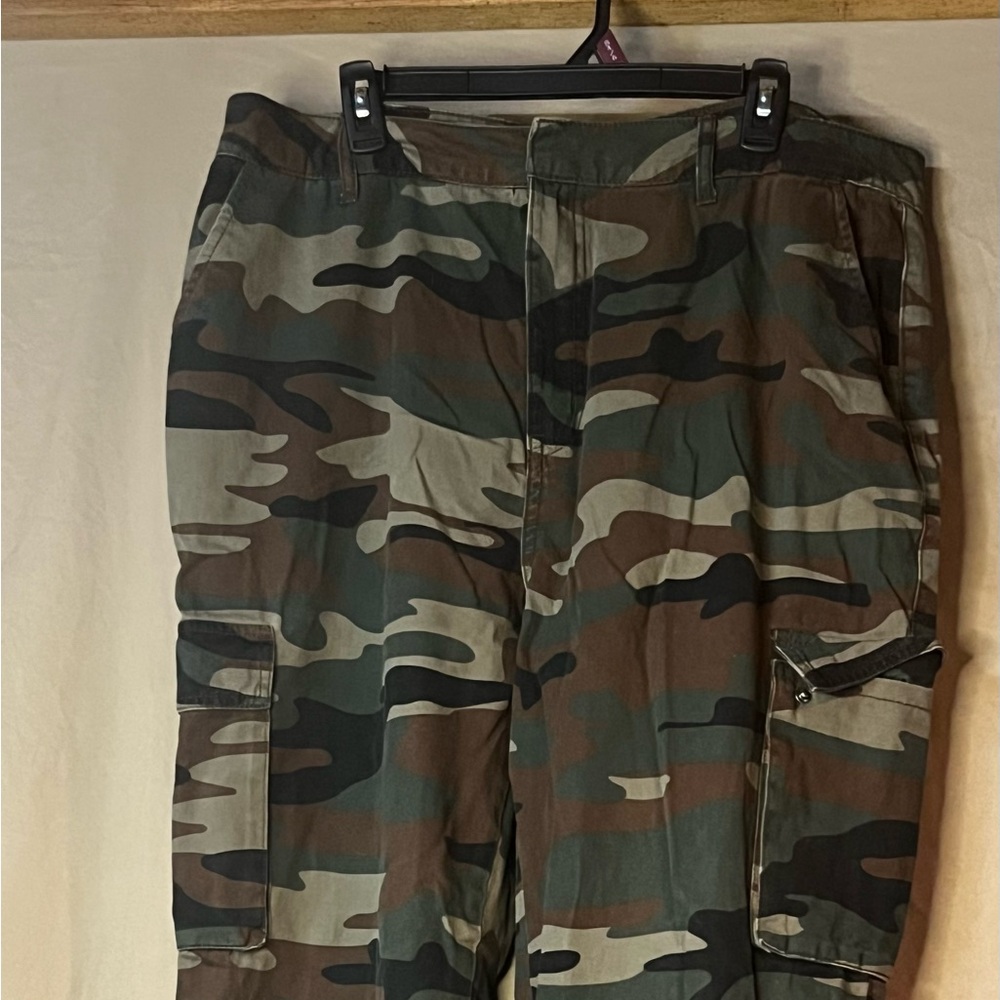 Forever 21 Camouflage Ankle Pants